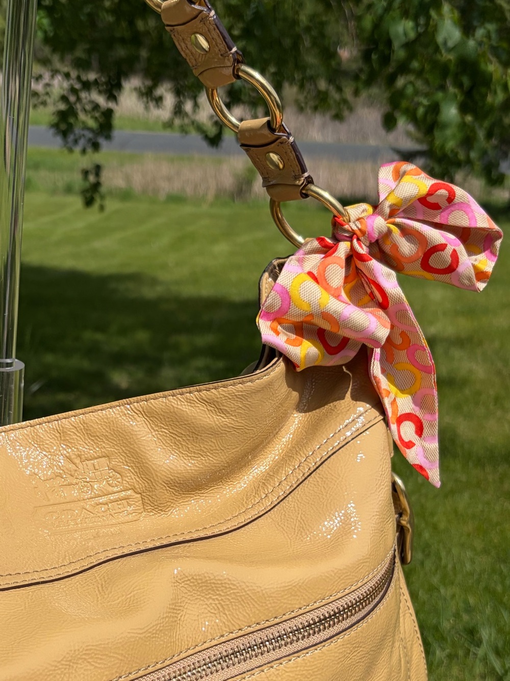 Coach Legacy Editorial Zoe XL Patent Leather Hobo 12736 EUC - Picture 4 of 17